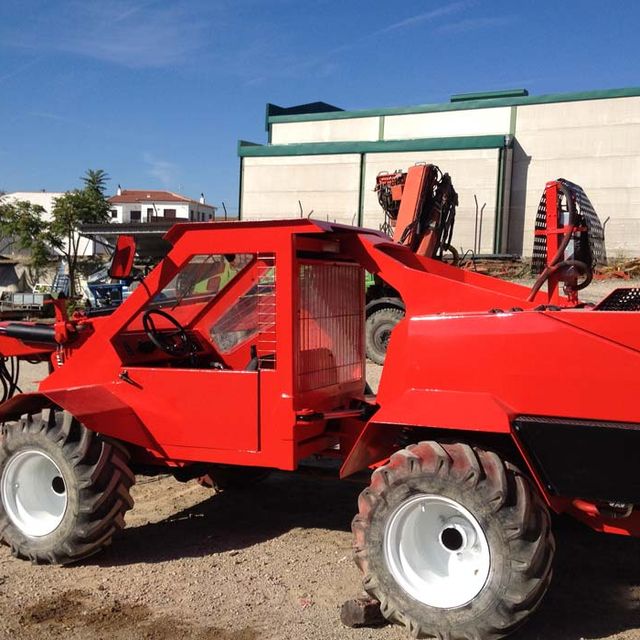 Agrícola Agrolomar tractor de recolección